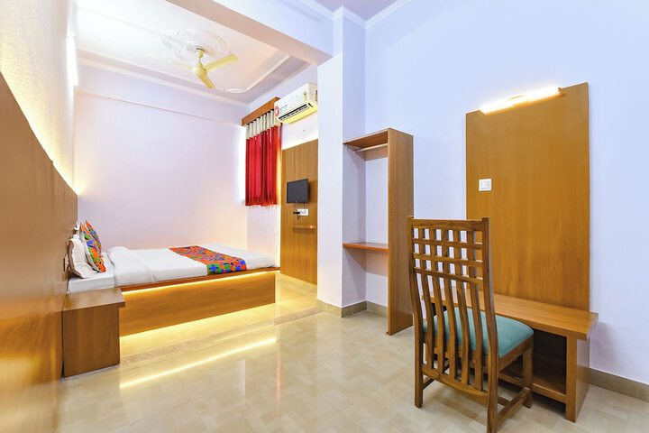 Room 15 of 36