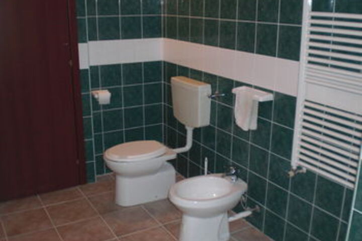 Room 5 of 34