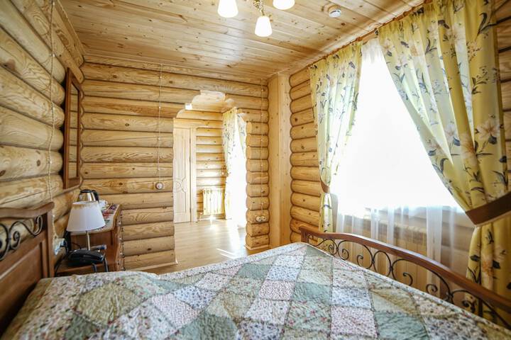 Room 6 of 24