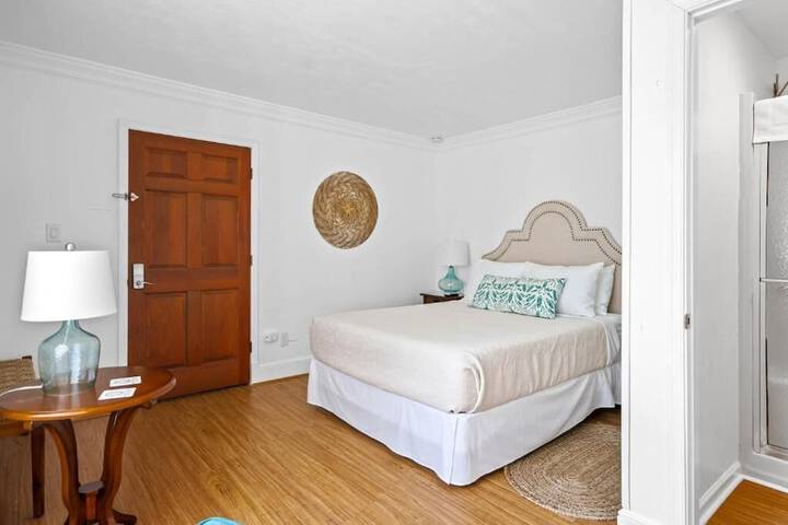 Room 3 of 68