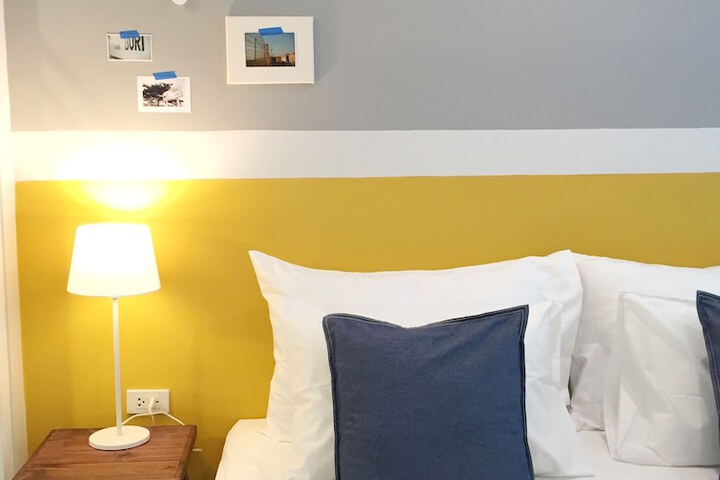 Room 11 of 27