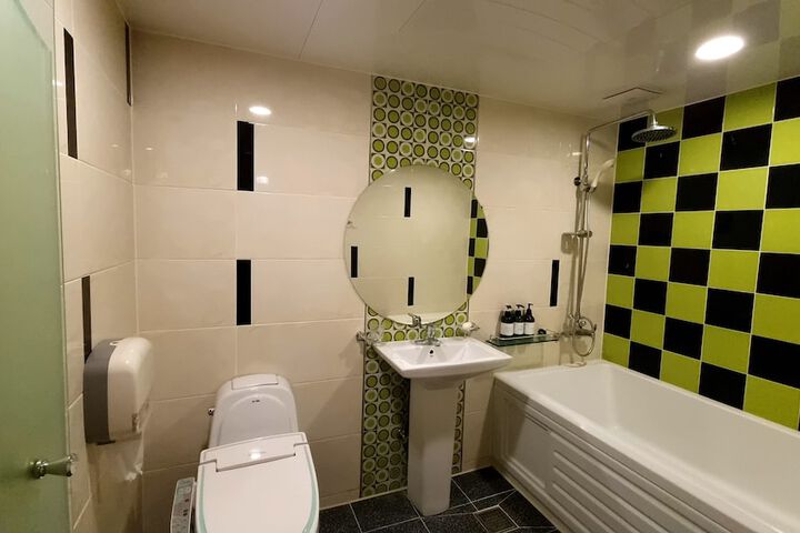 Room 15 of 15