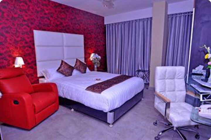 Room 11 of 23