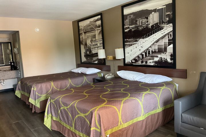 Double Accessible King Size Bed (20 of 25)
