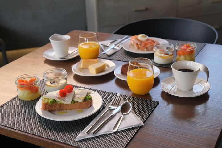 Breakfast/Coffee Service 25 of 31