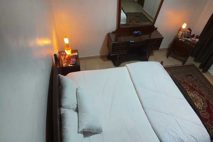 Room 6 of 59