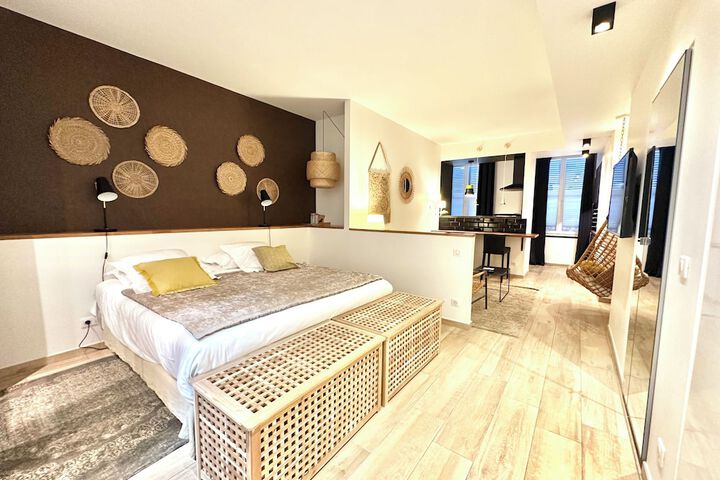 Room 26 of 53