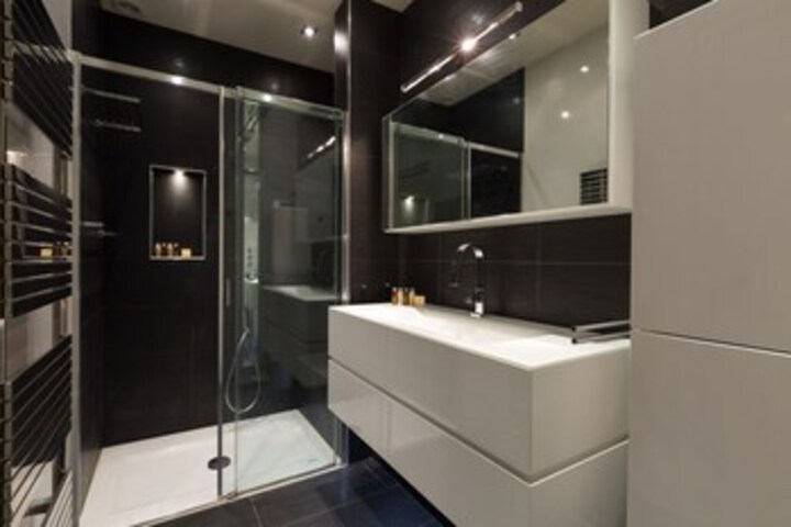 Room 2 of 17