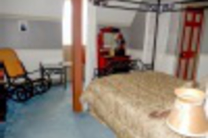 Room 100 of 240