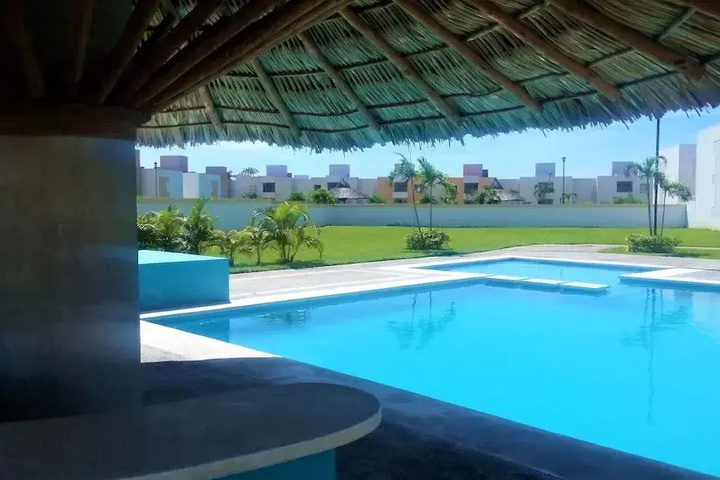 Pool 10 of 15