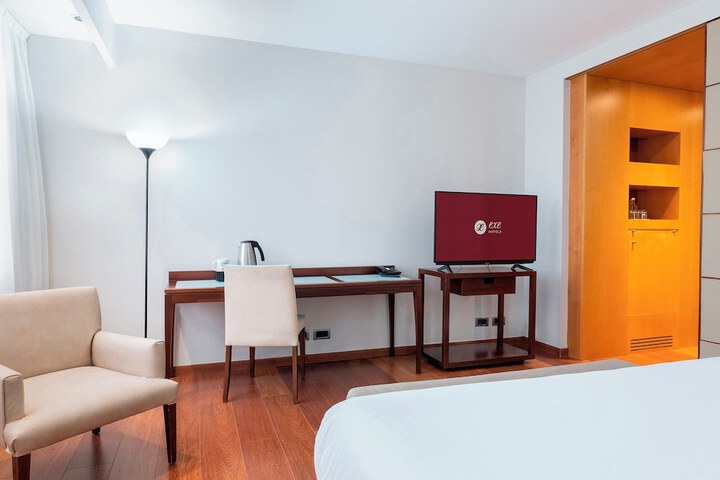 Room 15 of 53