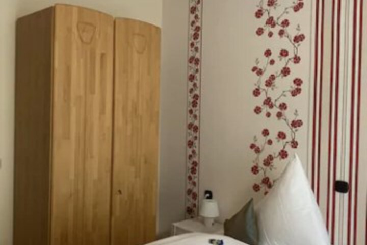 Room 12 of 41