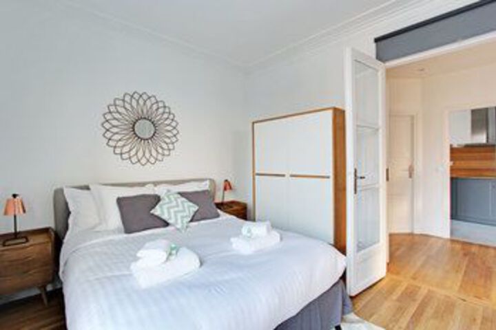 Room 18 of 102