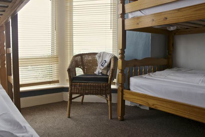 Room 1 of 2