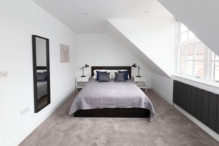 Room 2 of 15