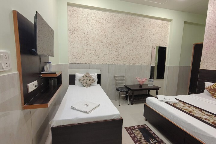 Room 56 of 76