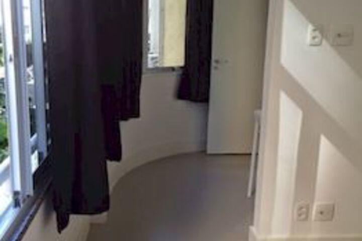 Room 7 of 15