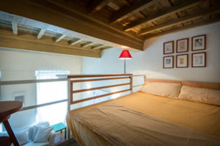 Room 3 of 10