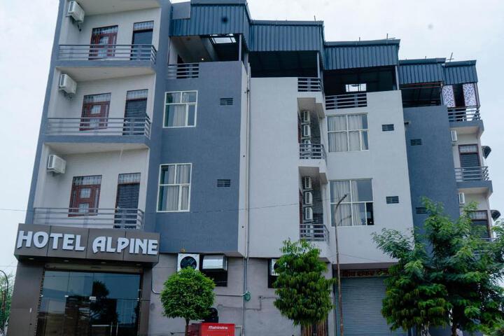 Hotel Alpine