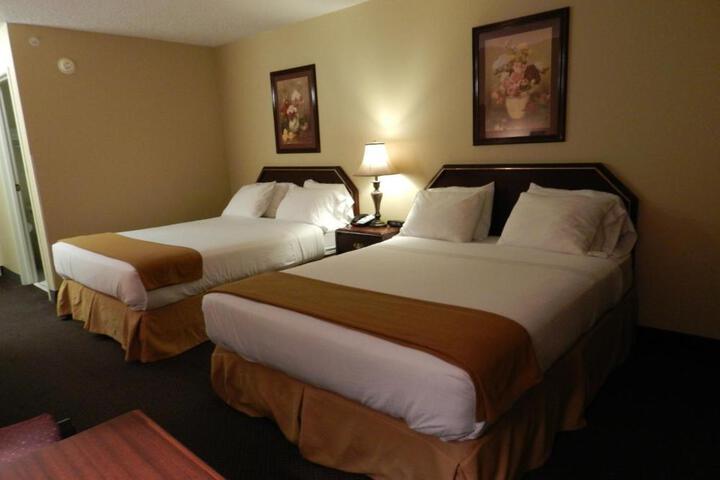 Standard Room, King or Two Doubles (3 of 5)