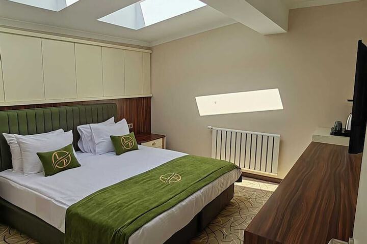 Room 8 of 23