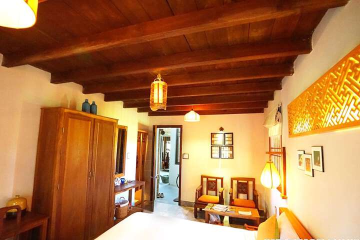Room 10 of 52