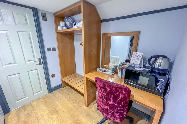 Room 15 of 48
