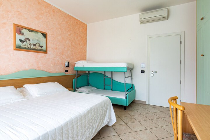 Room 54 of 121