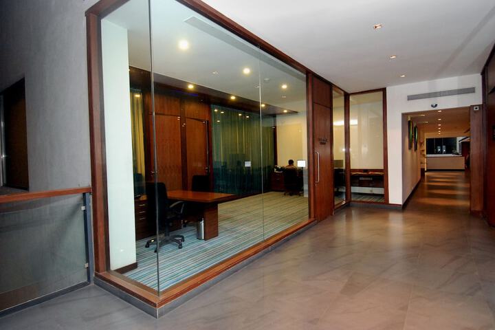 Business Center 117 of 125