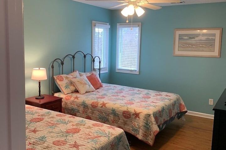 Room 2 of 33
