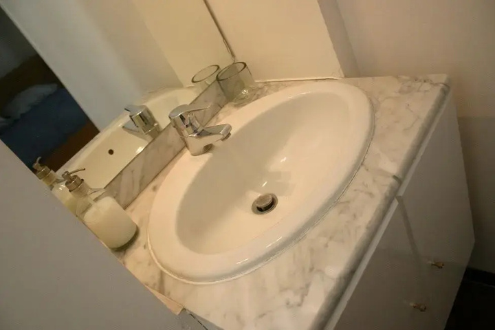 Room 7 of 11