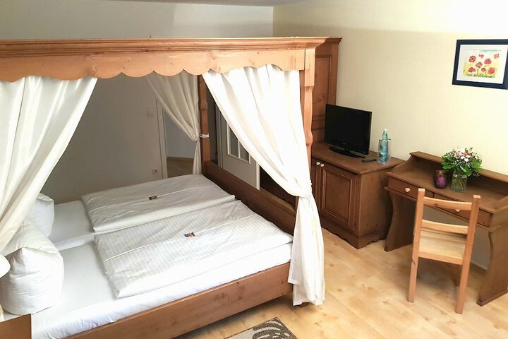 Room 5 of 42