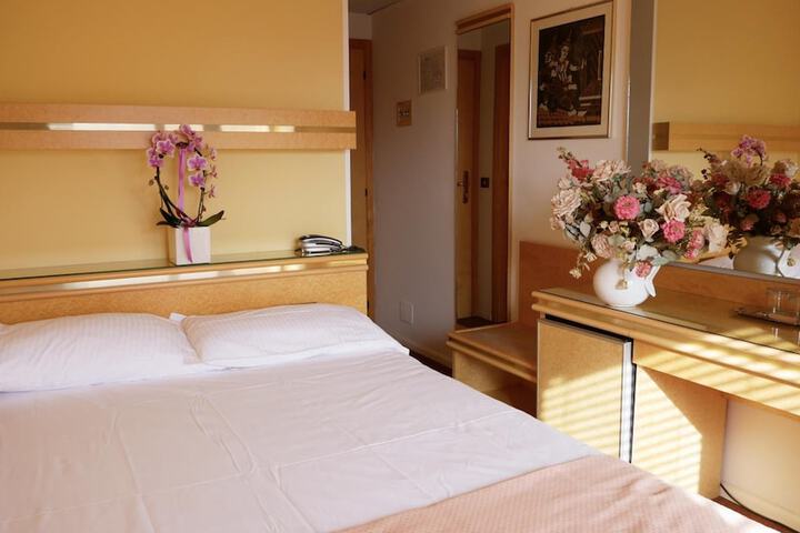 Room 7 of 46
