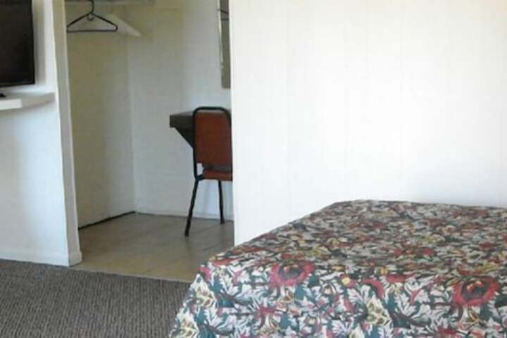 Room 5 of 24