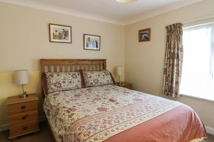 Room 4 of 10