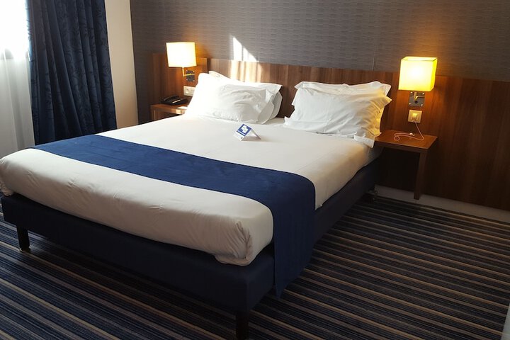 Room 9 of 64
