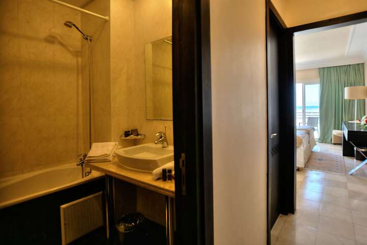 Room 16 of 49