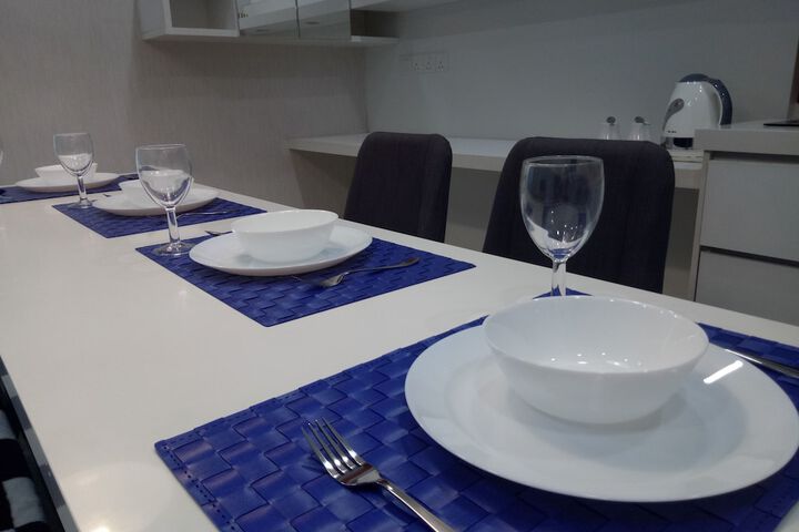 Dining 30 of 42