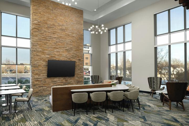 Entrance & Lobby