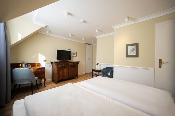 Room 49 of 72