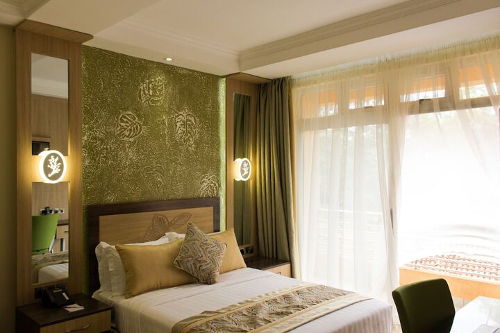 Room 9 of 49