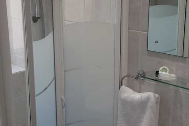 Room 20 of 29