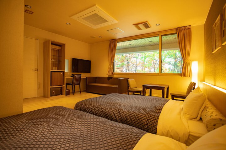 Room 4 of 74