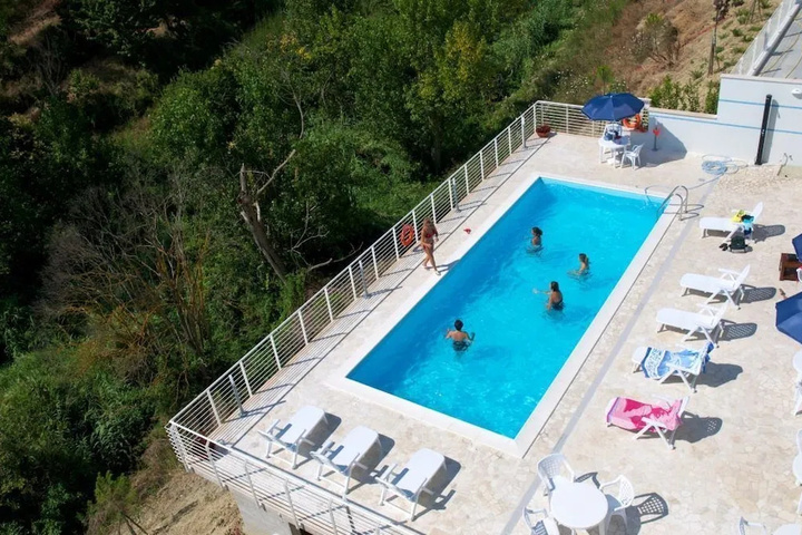 Pool 11 of 16