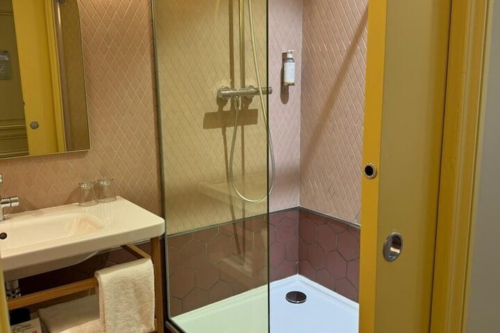 Room 26 of 41