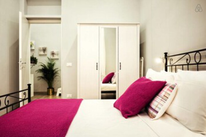 Room 11 of 24