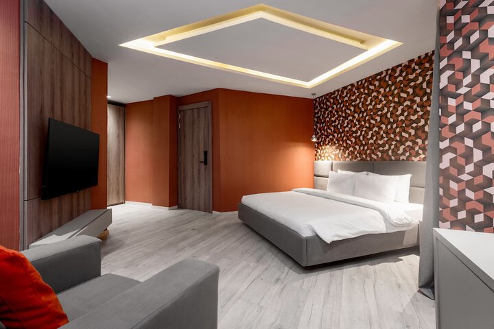 Room 14 of 34