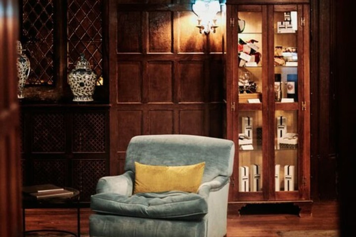 Hotel Lobby