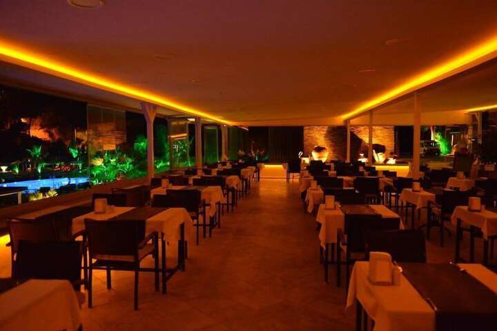 Dining 120 of 169