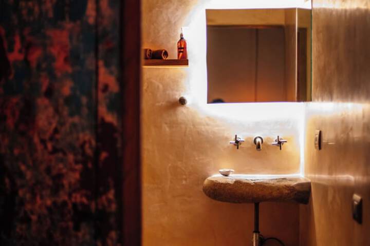 Room 74 of 118
